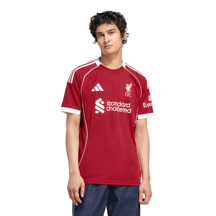 JV6423_3_APPAREL_OnModel_Stand